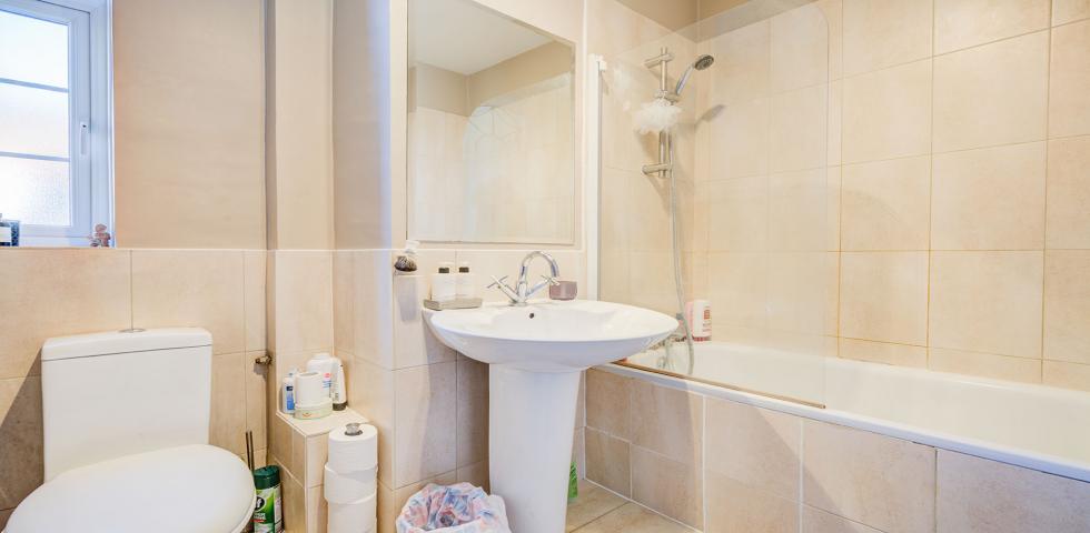 			2 Bedroom, 1 bath, 1 reception Flat			 Finchley Road, Finchley Road